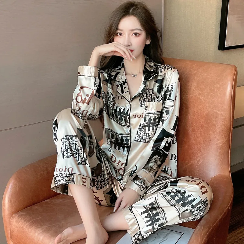 Women's Pajamas Sets For Ladies V Neck Design Suit Long Sleeve Trousers Home Clothes Outside XXL Large Size Luxury Satin Pijama
Women's Pajamas Sets For Ladies V Neck Design Suit Long Sleeve Trousers Home Clothes Outside XXL Large Size Luxury Satin Pijama