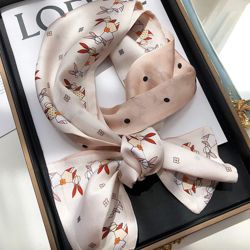New spring Korean version of all-match women scarf silk hand-feel double-sided printing scarf thin section scarf 15x150cm
New spring Korean version of all-match women scarf silk hand-feel double-sided printing scarf thin section scarf 15x150cm