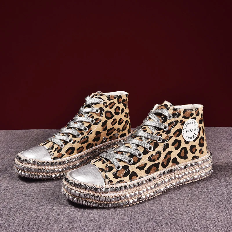 Ladies Leopard Print Rivet Canvas Shoes Lace-up Vulcanized High-top Sneakers Casual Flat Shoes Lace-up Platform Sneakers
Ladies Leopard Print Rivet Canvas Shoes Lace-up Vulcanized High-top Sneakers Casual Flat Shoes Lace-up Platform Sneakers