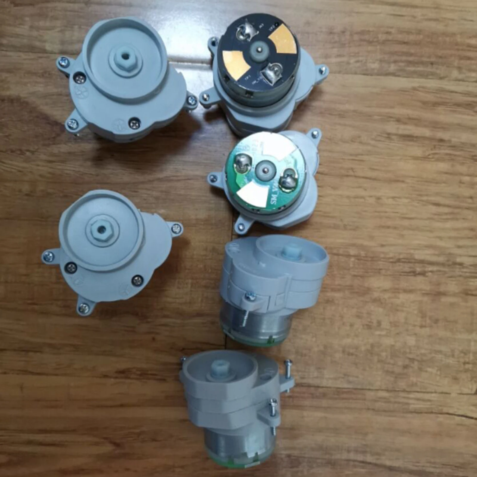 Original Side Brush Gearbox Motor Side Brush Module for MIJIA Mi Robot Gen 1st Vacuum Cleaner Repair Parts(Used)
Original Side Brush Gearbox Motor Side Brush Module for MIJIA Mi Robot Gen 1st Vacuum Cleaner Repair Parts(Used)