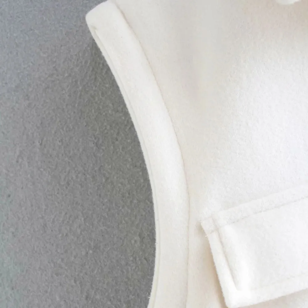 2021 Spring Autumn Korean Solid Knitted Vest Sleeveless Turn Down Collar Single Breasted Jackets For Women All-match Coat
2021 Spring Autumn Korean Solid Knitted Vest Sleeveless Turn Down Collar Single Breasted Jackets For Women All-match Coat