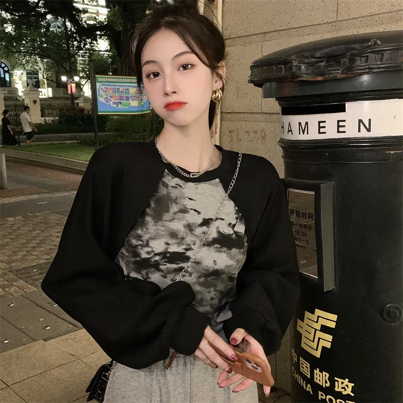 4108 Fake two-piece design sense spring and autumn 2021 new niche tie-dye Sweatshirts women
4108 Fake two-piece design sense spring and autumn 2021 new niche tie-dye Sweatshirts women