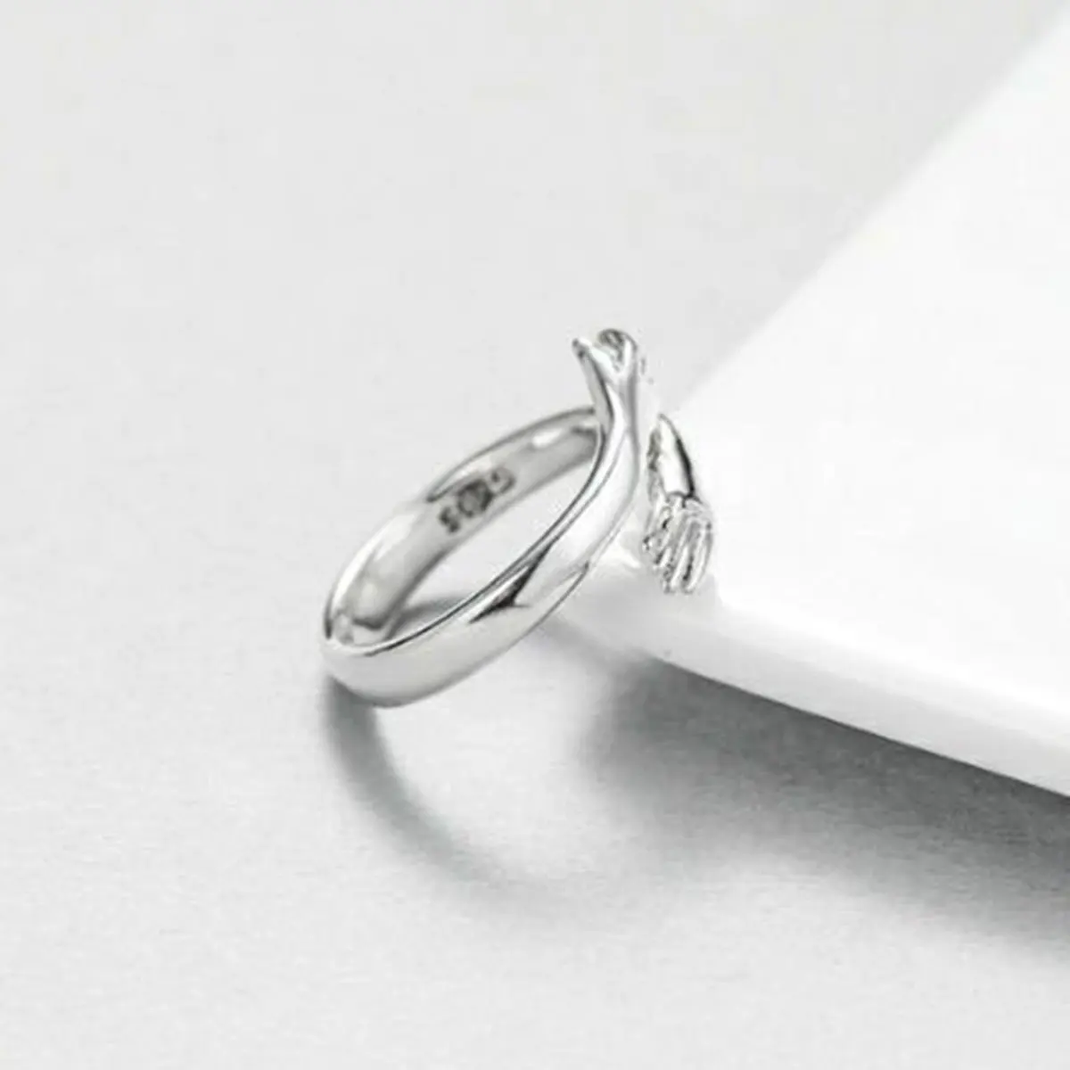1PCS Couple's Creative Love Hug Silver Color Ring Fashion Lady Open Ring Engagement Jewelry Gifts for Lovers Adjustable
1PCS Couple's Creative Love Hug Silver Color Ring Fashion Lady Open Ring Engagement Jewelry Gifts for Lovers Adjustable