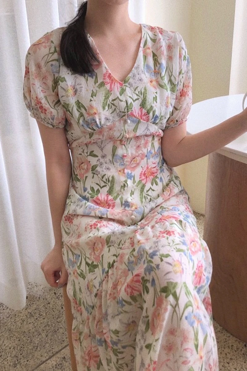 ZOSOL Korean Chic Fairy Gentle Flower V-neck Design Loose Puff Sleeve Hem Ruffle Dress Women
ZOSOL Korean Chic Fairy Gentle Flower V-neck Design Loose Puff Sleeve Hem Ruffle Dress Women