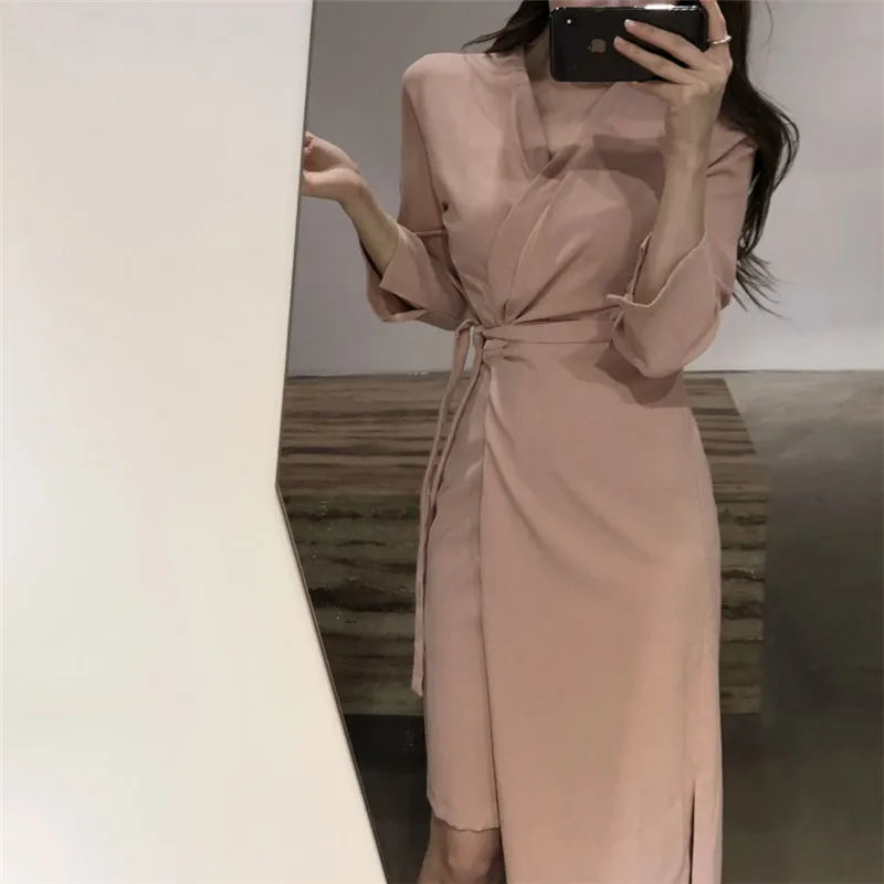 Women Korean Chic 2021 Spring Autumn New Long Sleeve V-Neck Fashion Solid Retro Vestidos Female Minority Dress
Women Korean Chic 2021 Spring Autumn New Long Sleeve V-Neck Fashion Solid Retro Vestidos Female Minority Dress