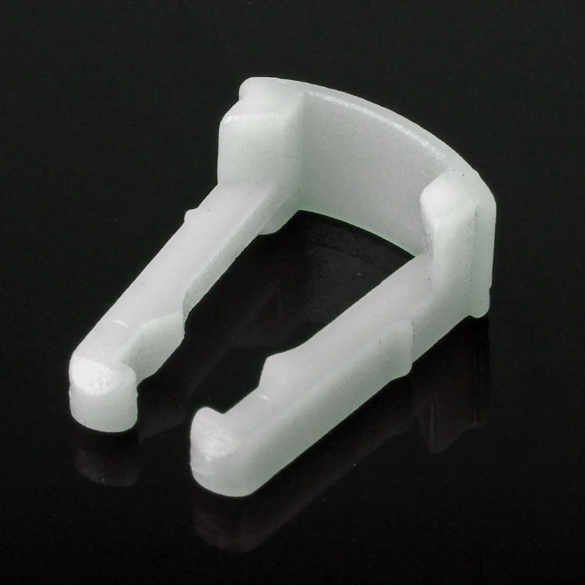 3325 Auto Parts White Pipe Joint U-shaped Clip Filter Element Tubing Buckle Automotive Fastener 
3325 Auto Parts White Pipe Joint U-shaped Clip Filter Element Tubing Buckle Automotive Fastener