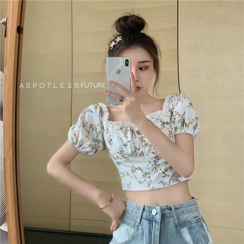 2021 Summer Sexy Slash Neck Top Women Vintage Slim Lace Splicing Flowers Shirt Female Sweet Short Shirts
2021 Summer Sexy Slash Neck Top Women Vintage Slim Lace Splicing Flowers Shirt Female Sweet Short Shirts