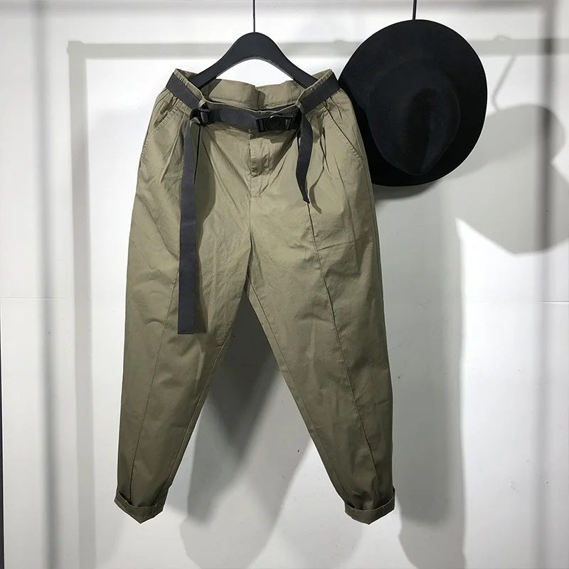 Брюки-султанки мужские до середины икры, в готическом стиле
Брюки-султанки мужские до середины икры, в готическом стиле