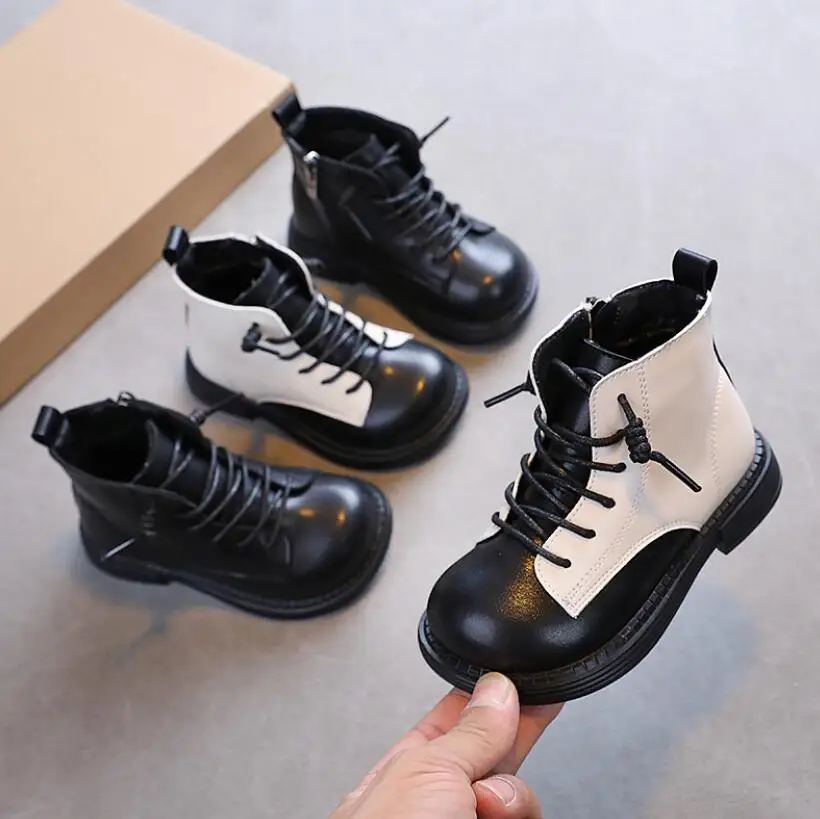 2021 New Low Heeled Hard Sole Girls Martin Boots Winter Warm British Style Little Girl Leather Snow Boots Student Ankle Boots
2021 New Low Heeled Hard Sole Girls Martin Boots Winter Warm British Style Little Girl Leather Snow Boots Student Ankle Boots