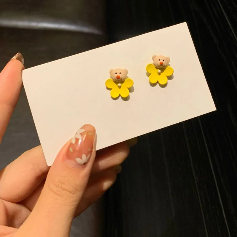 Cute Fairy Yellow Flower Earrings Simple Forest Bear Earrings Girl Cartoon Earrings Small Fresh Ear Clip Female Tide
Cute Fairy Yellow Flower Earrings Simple Forest Bear Earrings Girl Cartoon Earrings Small Fresh Ear Clip Female Tide