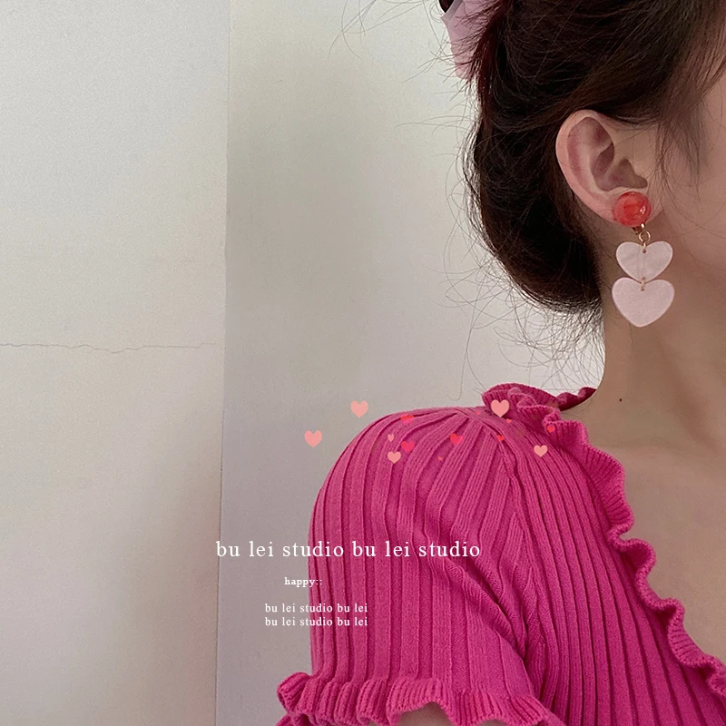 Korea Simple Sweet Temperament Pink Love Heart Clip Earrings Non Pierced Long Acrylic Big Heart Ear Clip on Earrings No Piercing
Korea Simple Sweet Temperament Pink Love Heart Clip Earrings Non Pierced Long Acrylic Big Heart Ear Clip on Earrings No Piercing