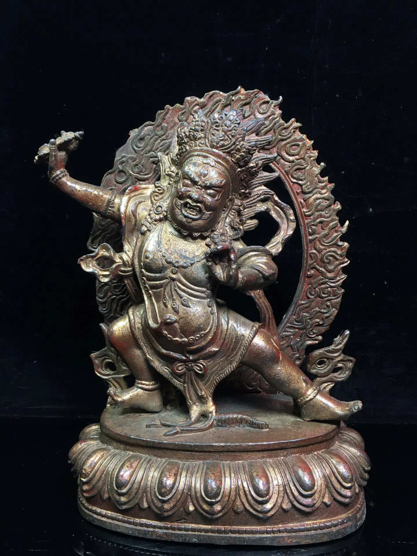 10"Tibetan Temple Collection Old Bronze Cinnabar Lacquer Vajra Bodhisattva Back light Standing Buddha Town House
10"Tibetan Temple Collection Old Bronze Cinnabar Lacquer Vajra Bodhisattva Back light Standing Buddha Town House