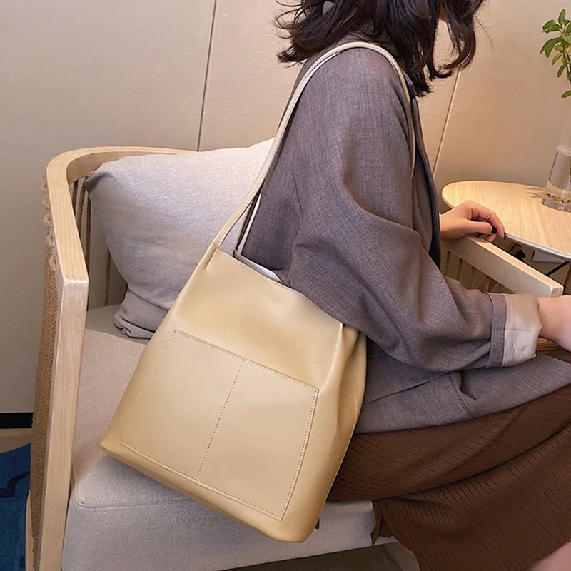 Retro Women's Shoulder Bag Luxury Handbags Women Bags Designer Bucket Bag Casual Large Capacity Ladies Handbags
Retro Women's Shoulder Bag Luxury Handbags Women Bags Designer Bucket Bag Casual Large Capacity Ladies Handbags