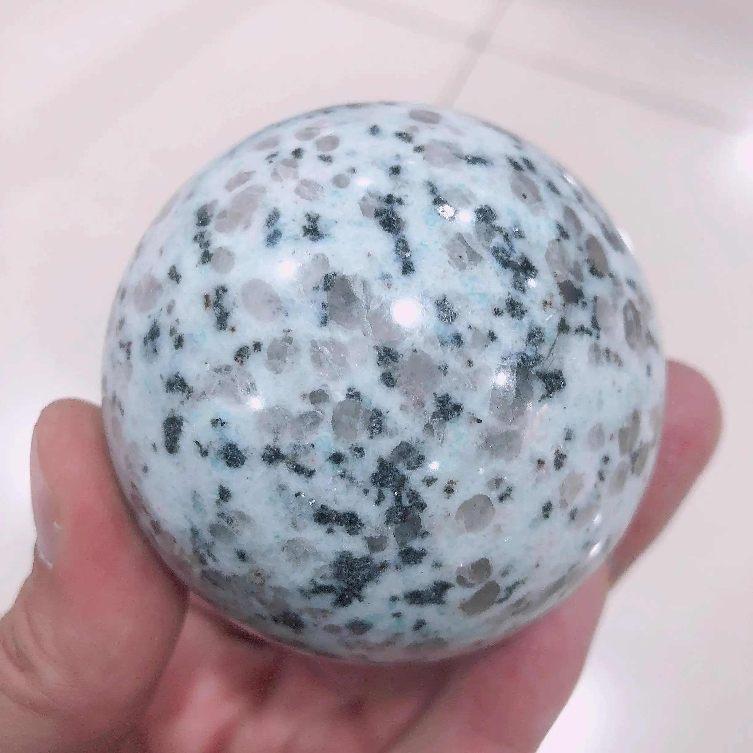 Natural Tianshan blue crystal quartz sphere Reiki healing room decoration home decoration gemstone aquarium
Natural Tianshan blue crystal quartz sphere Reiki healing room decoration home decoration gemstone aquarium