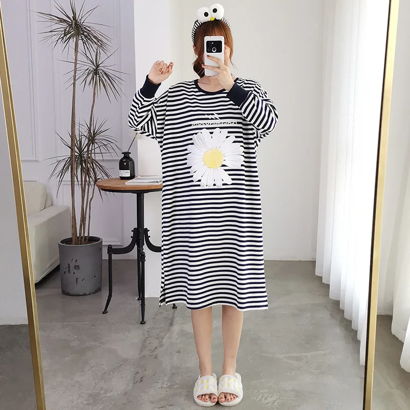 Spring and Autumn Pure Cotton Pajamas Women's Long-Sleeved Mid-Length Cotton Nightdress Casual Striped Home Wear Can Be
Spring and Autumn Pure Cotton Pajamas Women's Long-Sleeved Mid-Length Cotton Nightdress Casual Striped Home Wear Can Be