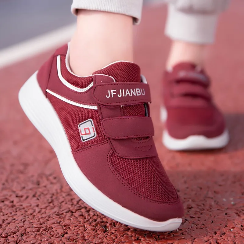 New New Women Casual Shoes Fashion Breathable Walking Mesh Sneakers Gym Vulcanized Shoes Red Female Footwear Tenis Feminino
New New Women Casual Shoes Fashion Breathable Walking Mesh Sneakers Gym Vulcanized Shoes Red Female Footwear Tenis Feminino