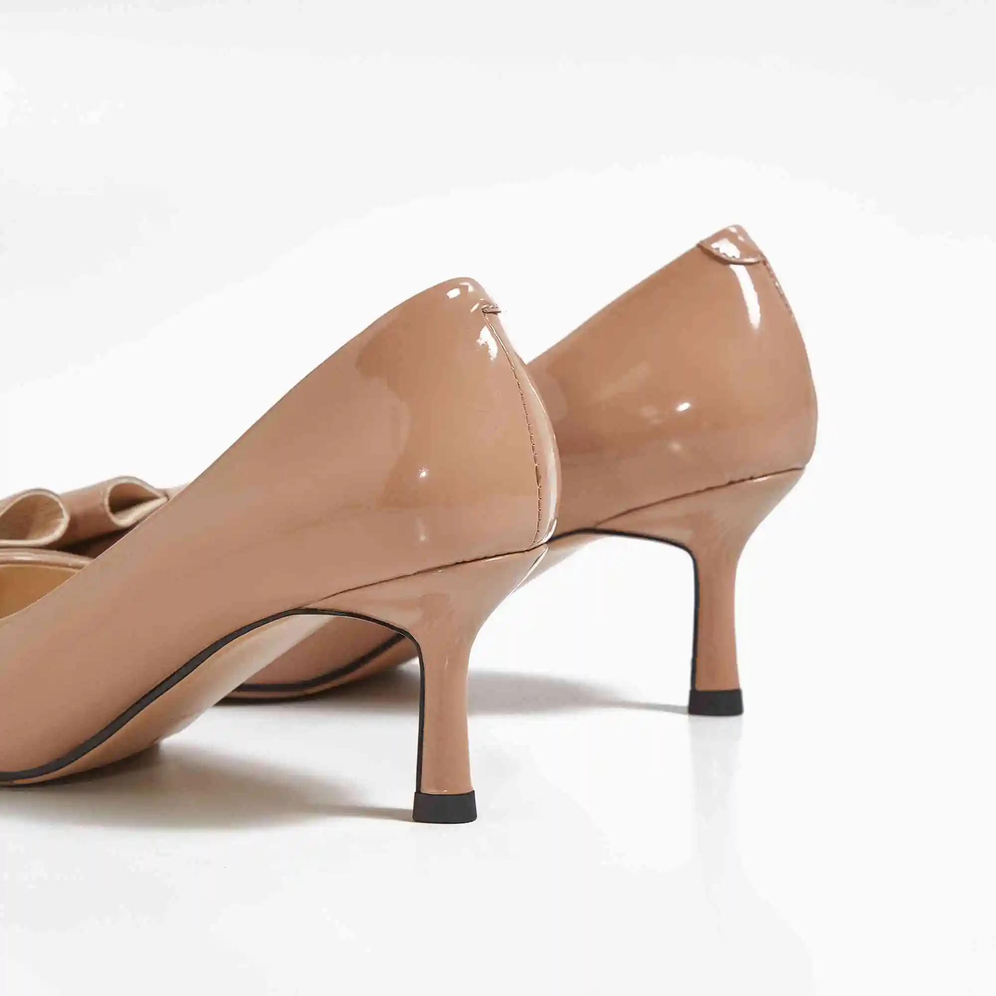 Krazing pot new french romantic full grain leather butterfly-knot pointed toe thin high heel sweet girls dating autumn pumps L80
Krazing pot new french romantic full grain leather butterfly-knot pointed toe thin high heel sweet girls dating autumn pumps L80