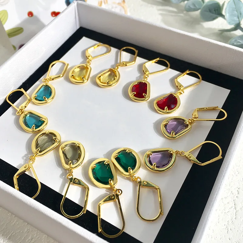 Women's fashion earrings Italian gemstone style irregular colored stone jewelry long-lasting color retention hypoallergenic
Women's fashion earrings Italian gemstone style irregular colored stone jewelry long-lasting color retention hypoallergenic