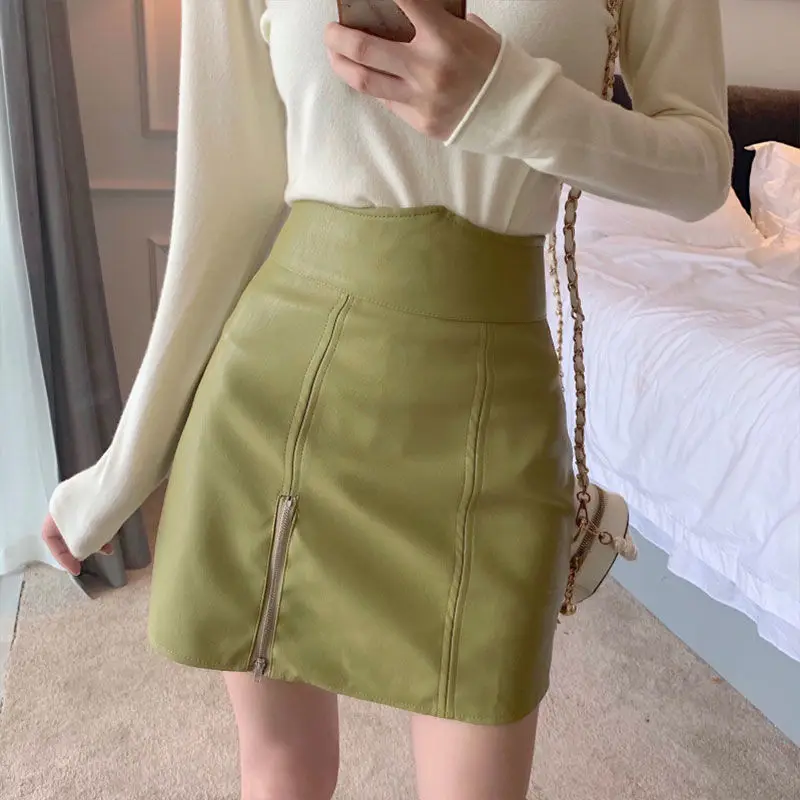 High Waist Women Mini Leather Skirt Slim PU Leather Female Short Spring Autumn Casual Fashion Elegant Ladies Slim Skirts Q97
High Waist Women Mini Leather Skirt Slim PU Leather Female Short Spring Autumn Casual Fashion Elegant Ladies Slim Skirts Q97