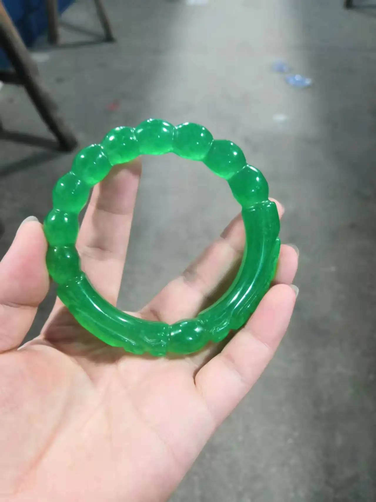 100% Natural Myanma jade bangle real jade Hand carving lucky bangles natural jade stone for woman temperament bracelets
100% Natural Myanma jade bangle real jade Hand carving lucky bangles natural jade stone for woman temperament bracelets