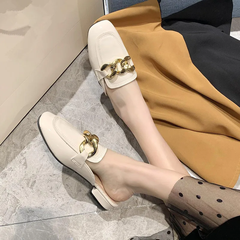 Shoes Womens Slippers Outdoor Rivet Square heel Low Luxury Slides Pantofle Female Mule Block Designer 2021 Mules Hoof Heels Meta
Shoes Womens Slippers Outdoor Rivet Square heel Low Luxury Slides Pantofle Female Mule Block Designer 2021 Mules Hoof Heels Meta