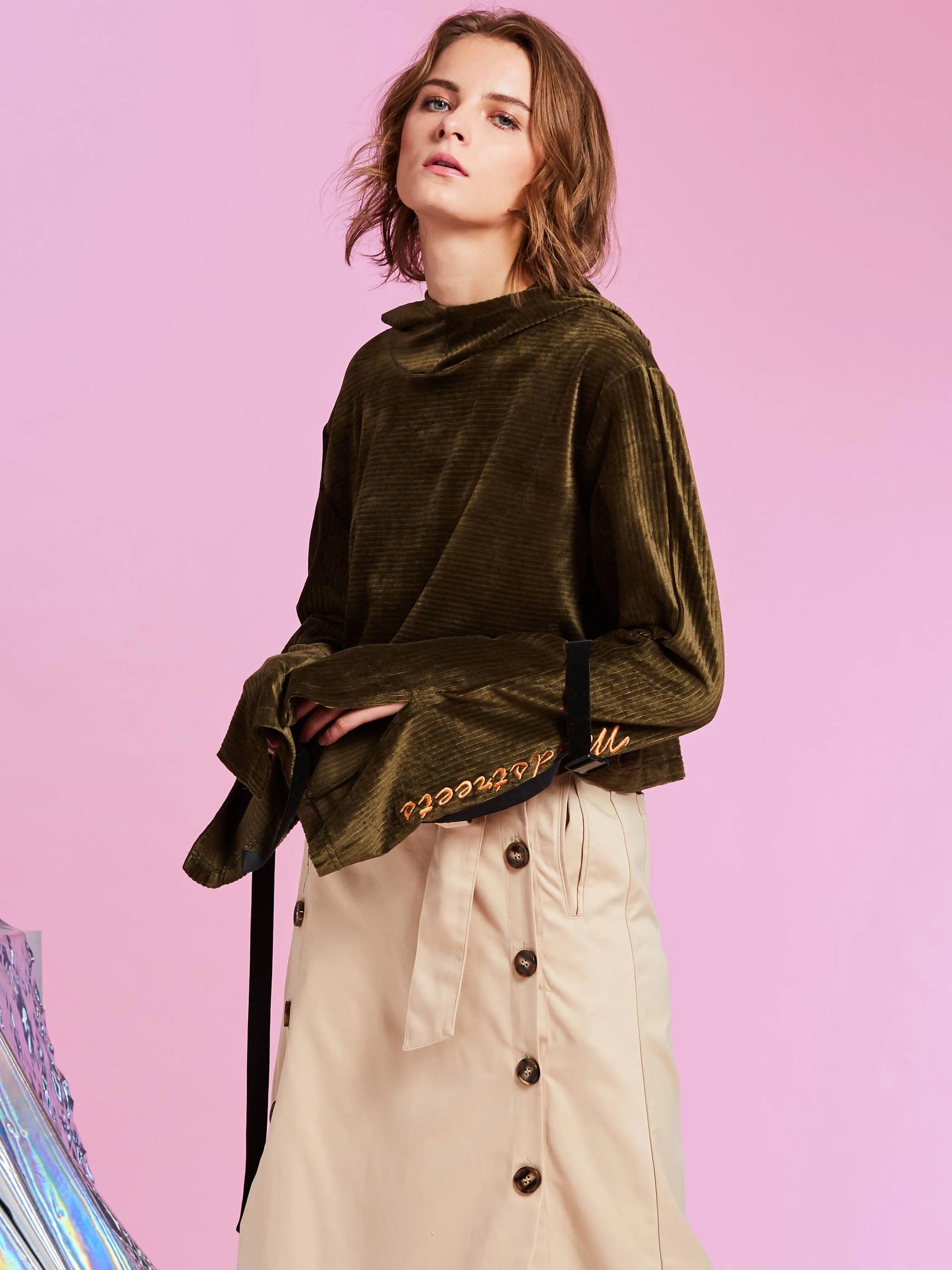 Stylish Chic Flare Sleeve Plain Pullover Women Autumn Cotton Short Sweatshirt Top
Stylish Chic Flare Sleeve Plain Pullover Women Autumn Cotton Short Sweatshirt Top