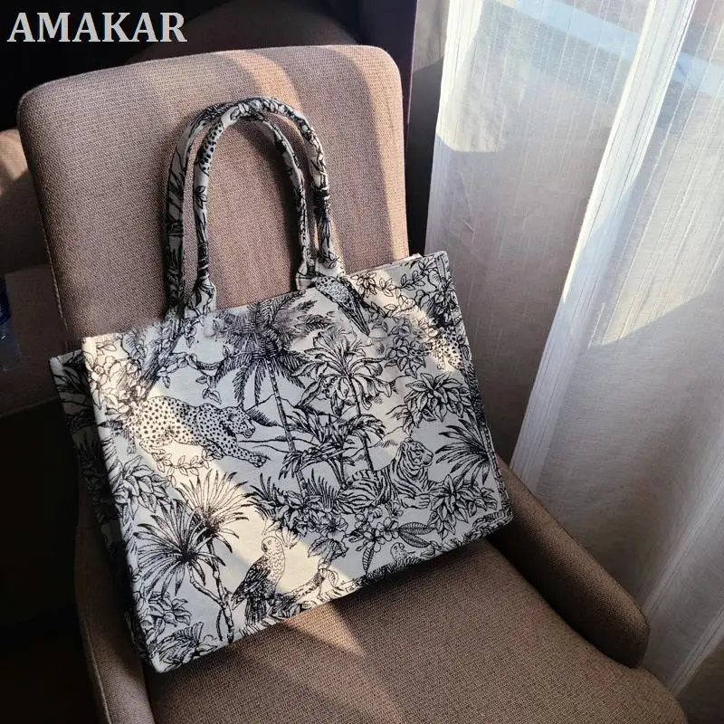 Роскошные Дизайнерские дамские сумочки из жаккарда, женская брендовая сумка-шоппер 2021, пляжная сумка через плечо с короткими ручками 
Роскошные Дизайнерские дамские сумочки из жаккарда, женская брендовая сумка-шоппер 2021, пляжная сумка через плечо с короткими ручками