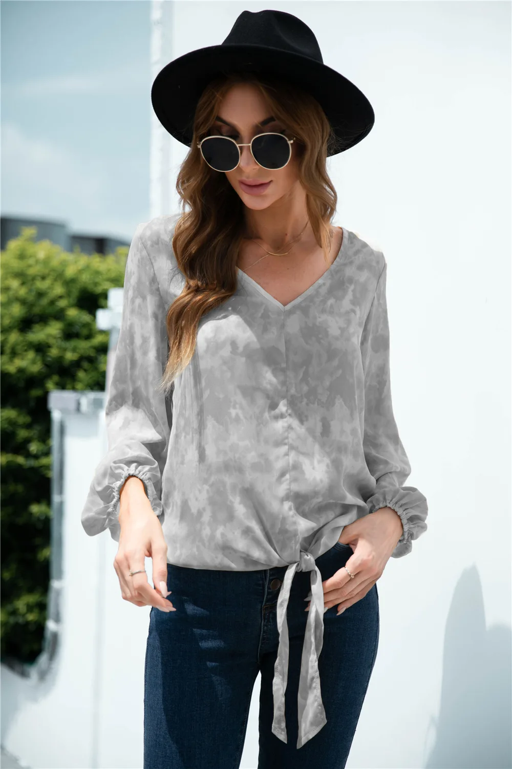 New Women Sexy V-neck Tie Dye Print Lace Up Shirt Casual Long Sleeve Loose Chiffon Top For Autumn
New Women Sexy V-neck Tie Dye Print Lace Up Shirt Casual Long Sleeve Loose Chiffon Top For Autumn