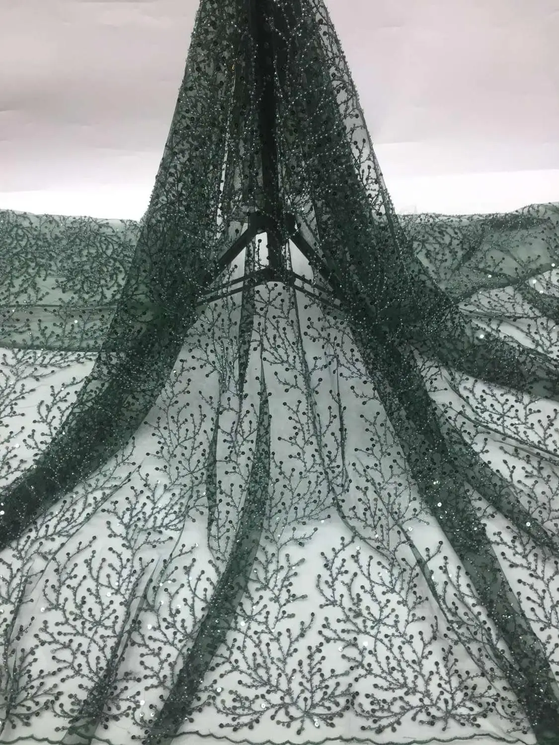 beads tube Lace Fabric 2020 sequins Nigerian Laces Fabric High Quality French Tulle Lace Fabric For Women Dress XIONGXFE044
beads tube Lace Fabric 2020 sequins Nigerian Laces Fabric High Quality French Tulle Lace Fabric For Women Dress XIONGXFE044