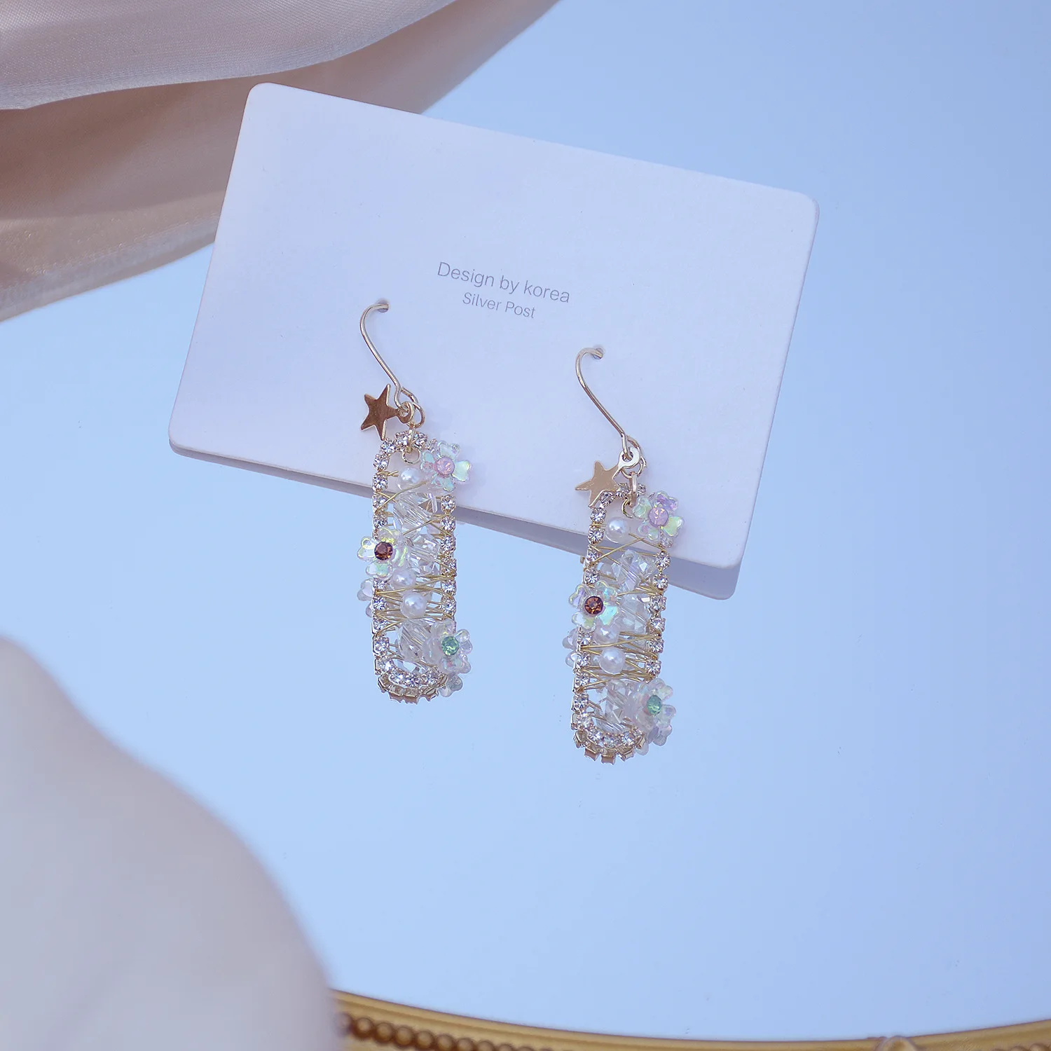 High Quality 14K Real Gold S925 Silver Needle Design Sense of Exquisite Hand-woven Magical Flowers Stud Earrings for Women
High Quality 14K Real Gold S925 Silver Needle Design Sense of Exquisite Hand-woven Magical Flowers Stud Earrings for Women