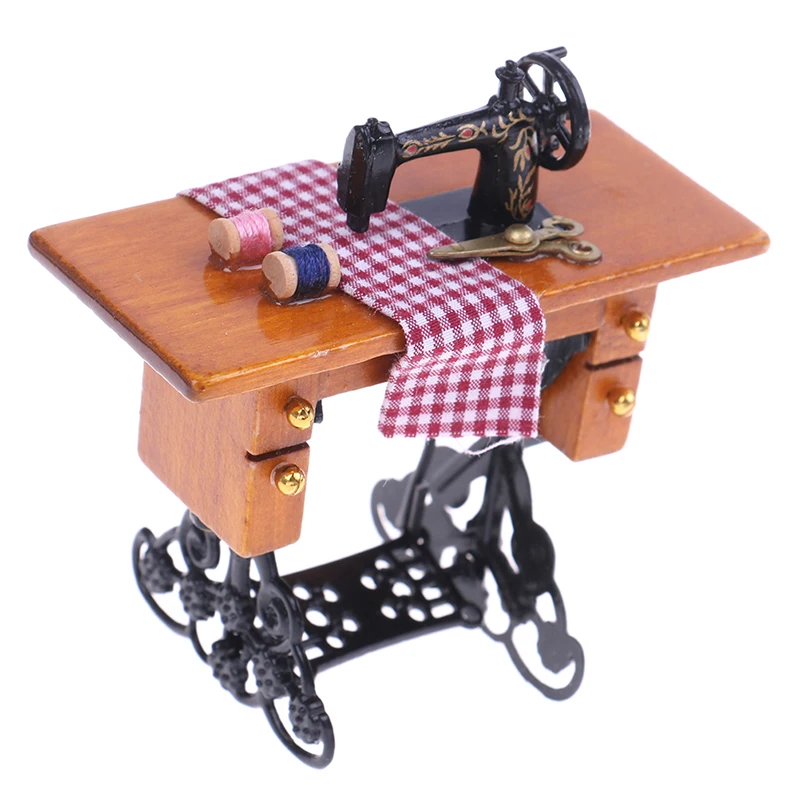 Miniature Sewing Machine Dollhouse Decoration with Cloth Wooden Miniature Furniture Families Vintage
Miniature Sewing Machine Dollhouse Decoration with Cloth Wooden Miniature Furniture Families Vintage