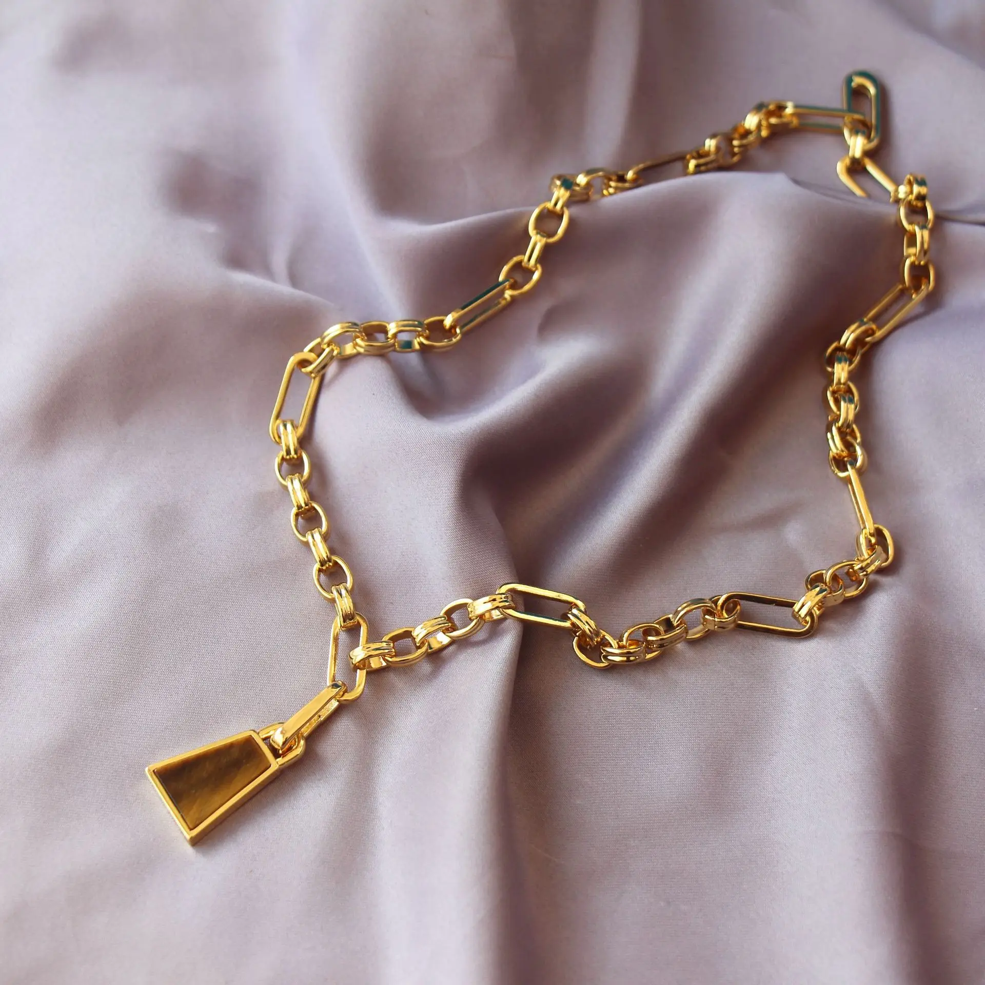 Timeless Wonder Brass Geo Charm Chunky Chains Necklace Women Jewelry Punk Ins Boho Designer Party Bontique Rare Detachable 1439 
Timeless Wonder Brass Geo Charm Chunky Chains Necklace Women Jewelry Punk Ins Boho Designer Party Bontique Rare Detachable 1439