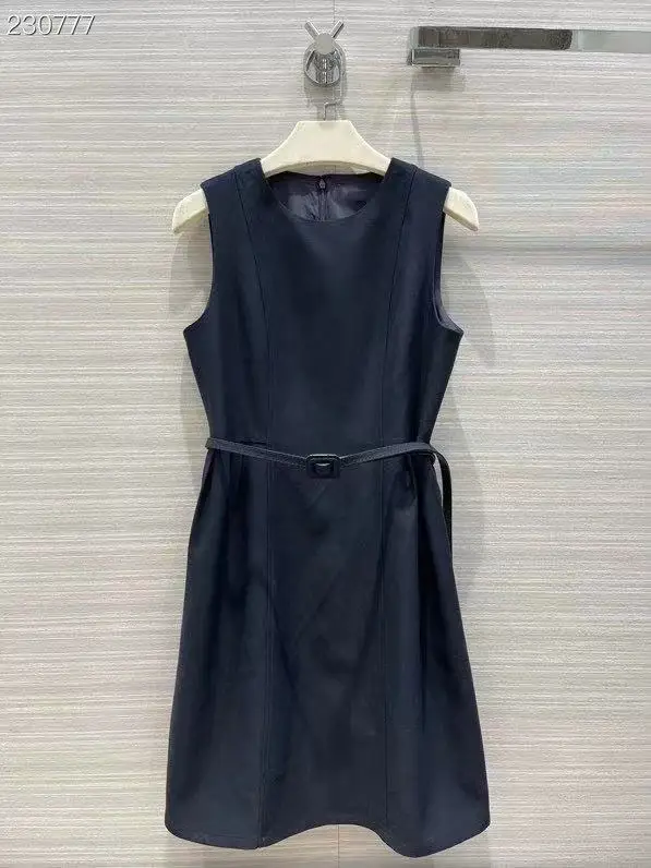2021 Autumn Runway New Dress O-Neck Sexy Sleeveless Retro Solid Belt Slim Mini Dress Women'S Clothing High Quality
2021 Autumn Runway New Dress O-Neck Sexy Sleeveless Retro Solid Belt Slim Mini Dress Women'S Clothing High Quality