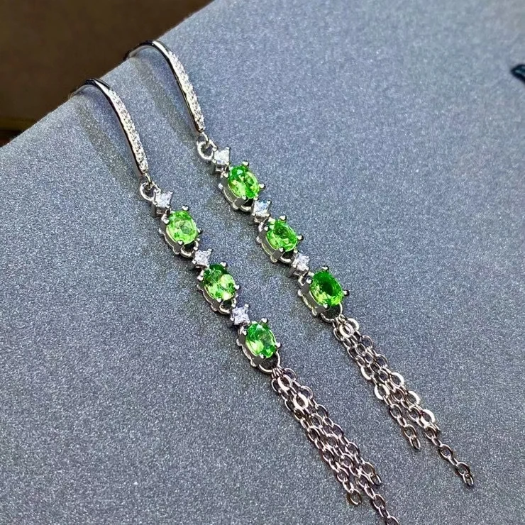 personality long strand tassels natural Tsavorite drop earrings 925 silver Natural green garnet earring girl for party jewelry
personality long strand tassels natural Tsavorite drop earrings 925 silver Natural green garnet earring girl for party jewelry