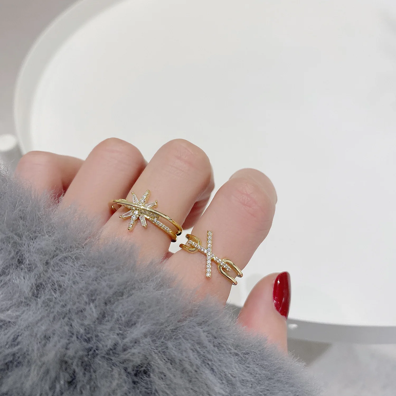 New Fashion Jewelry Design Korean Simple Zircon Cross Flower Pearl Fairy Temperament All-match Exquisite Open Rings for Women
New Fashion Jewelry Design Korean Simple Zircon Cross Flower Pearl Fairy Temperament All-match Exquisite Open Rings for Women