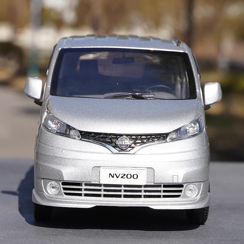 Оригинальная фабричная оригинальная модель автомобиля 1:18 Nissan NV200, литой автомобиль, Игрушечная модель MPV для подарка, коллекция
Оригинальная фабричная оригинальная модель автомобиля 1:18 Nissan NV200, литой автомобиль, Игрушечная модель MPV для подарка, коллекция