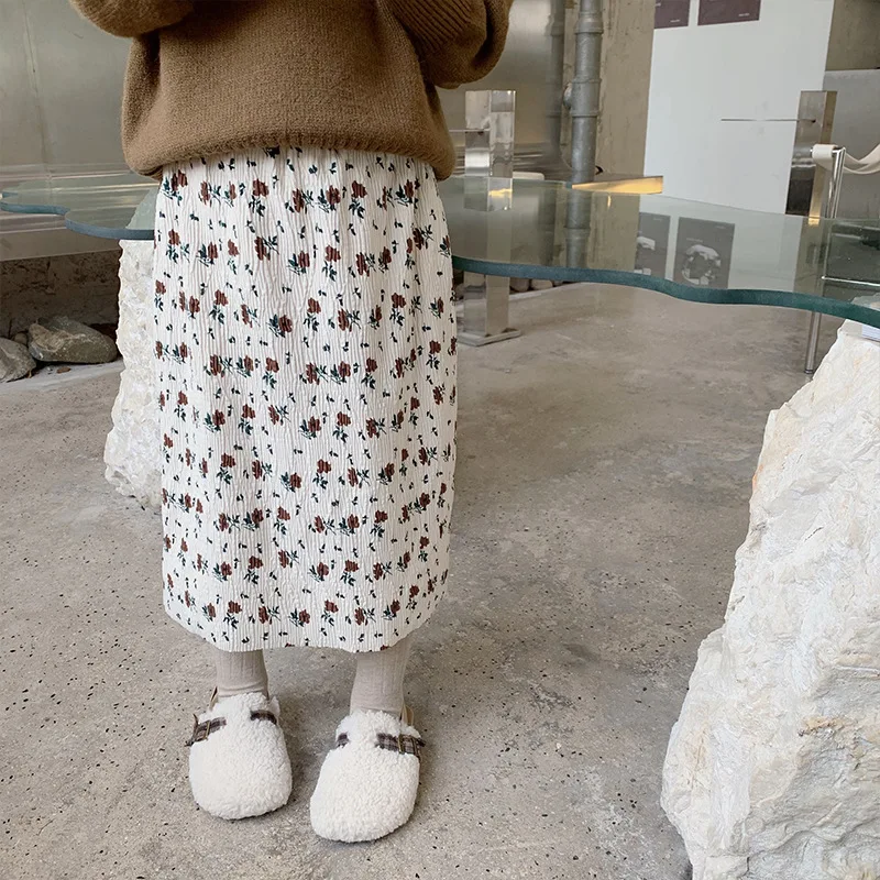 Зимняя юбка для девочек, новая детская одежда, Корейская версия, плюшевая юбка с цветочным принтом, Женская бархатная юбка с сокровищами, 11-68
Зимняя юбка для девочек, новая детская одежда, Корейская версия, плюшевая юбка с цветочным принтом, Женская бархатная юбка с сокровищами, 11-68