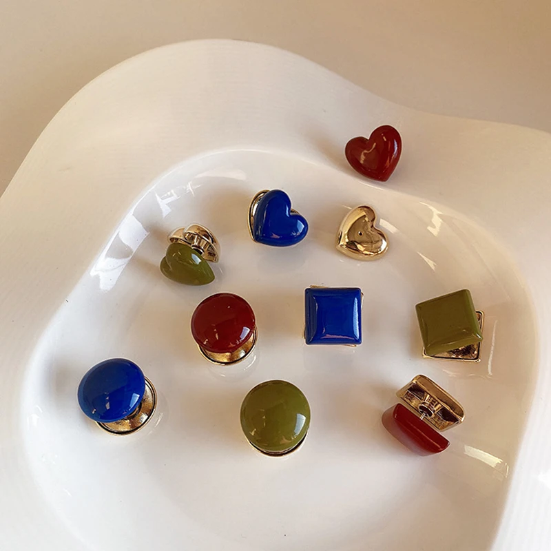 WTLTC French Double Side Oil Dripping Stud Earrings for Women 3 Colors Geometric Heart Studs Earrings Vintage Big Post Earrings
WTLTC French Double Side Oil Dripping Stud Earrings for Women 3 Colors Geometric Heart Studs Earrings Vintage Big Post Earrings