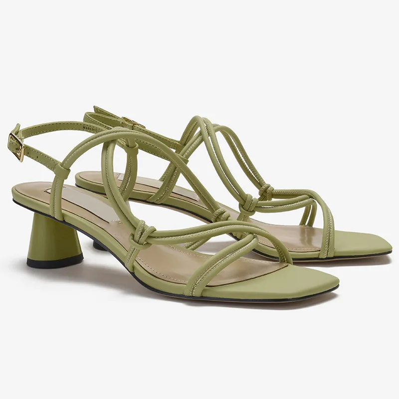 women's shoes 2021 spring and summer simple fashion European style new products women cross-belt square head in the heel sandals
women's shoes 2021 spring and summer simple fashion European style new products women cross-belt square head in the heel sandals