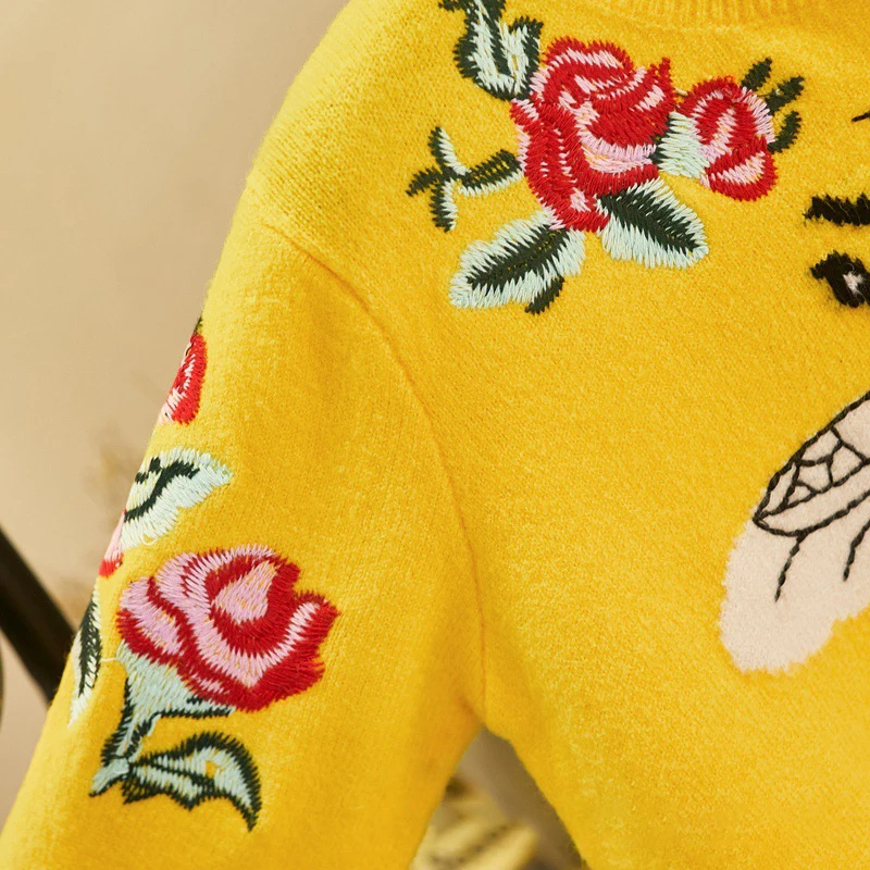 2020 Winter Runway Women Sweater Autumn Floral Embroidery Bee Animal Long Sleeve Yellow Sweater Pullover Casual Jumper Tops
2020 Winter Runway Women Sweater Autumn Floral Embroidery Bee Animal Long Sleeve Yellow Sweater Pullover Casual Jumper Tops