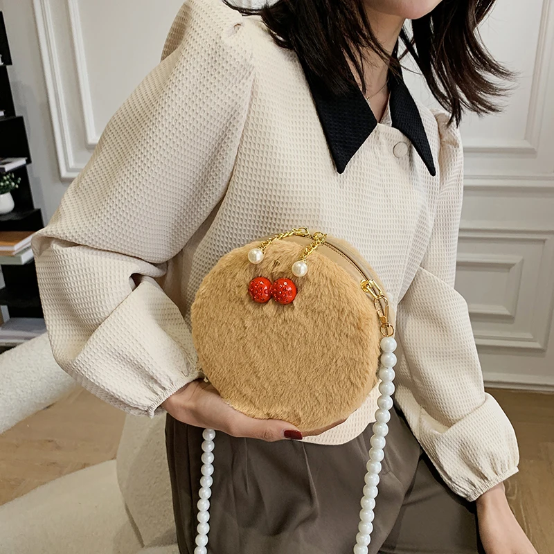 Fashion Pearl Chain Crossbody Bags for Women 2021 Winter Plush Circular Bag Brand Designer Shoulder Bag Female Handbag and Purse
Fashion Pearl Chain Crossbody Bags for Women 2021 Winter Plush Circular Bag Brand Designer Shoulder Bag Female Handbag and Purse