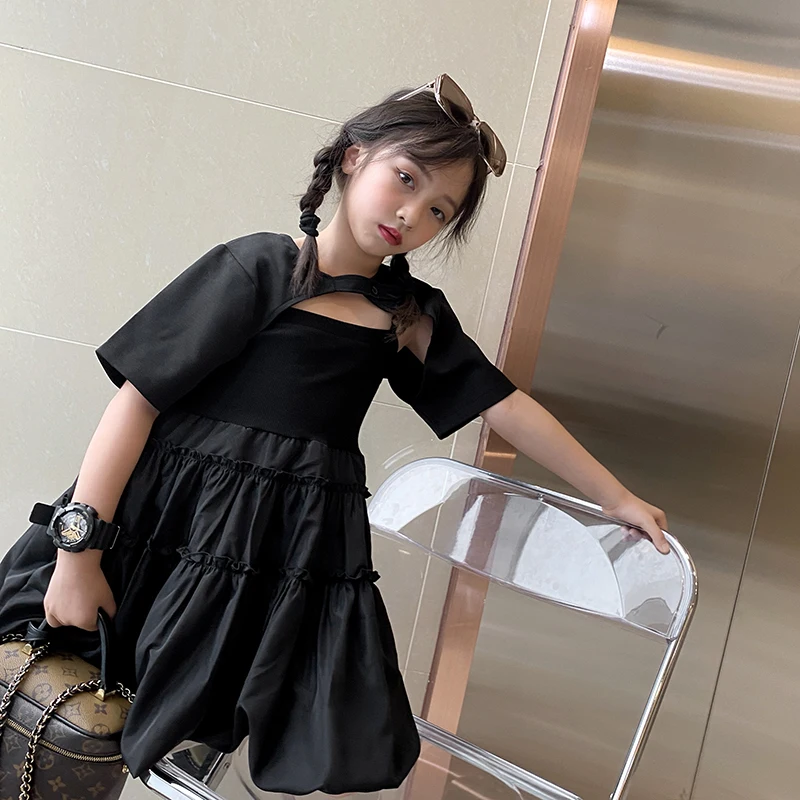 Baby Girl High Quality Pure Cotton 2021 Summer Fashion Design Suspender Little Black Skirt Blouse Two-piece Set Girls Clothes
Baby Girl High Quality Pure Cotton 2021 Summer Fashion Design Suspender Little Black Skirt Blouse Two-piece Set Girls Clothes