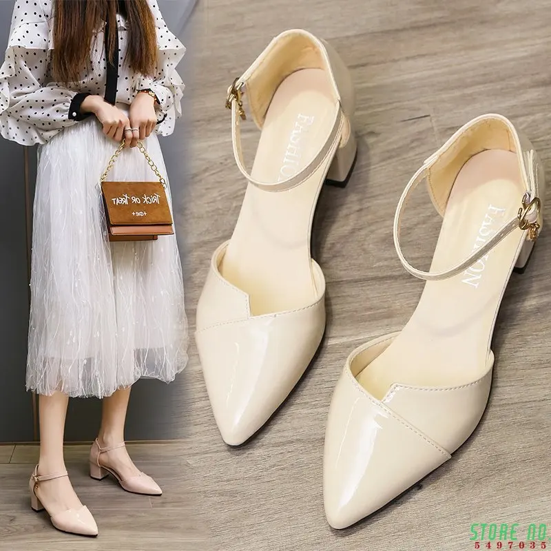 Pointed single shoes women's new Korean high heeled shoes hollow one button thick heeled sandals
Pointed single shoes women's new Korean high heeled shoes hollow one button thick heeled sandals