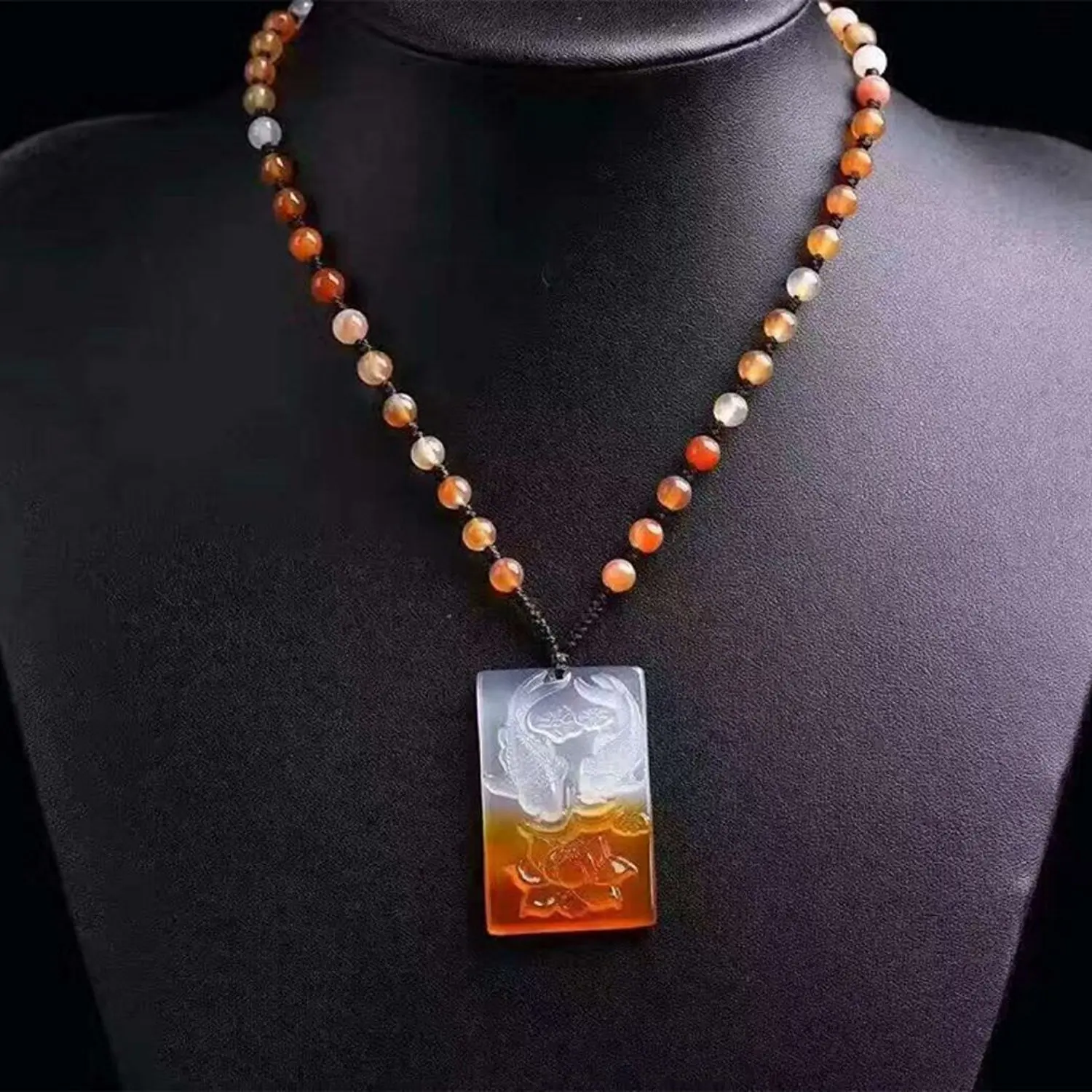 LETSFUN Fine Jewelry Natural Agate Stone Pendant Handmade Carved Fish Lotus Pendants Women Men' Amulet Free Shipping
LETSFUN Fine Jewelry Natural Agate Stone Pendant Handmade Carved Fish Lotus Pendants Women Men' Amulet Free Shipping