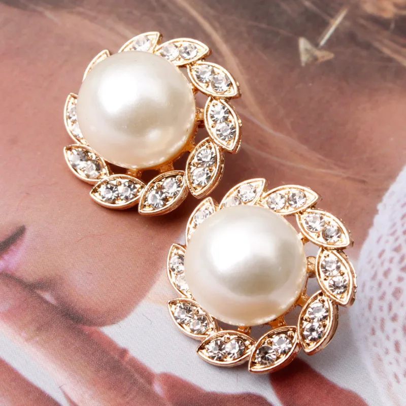 Trendy Ear Jewelry Creative Temperament Pearl Earrings for Women 
Trendy Ear Jewelry Creative Temperament Pearl Earrings for Women