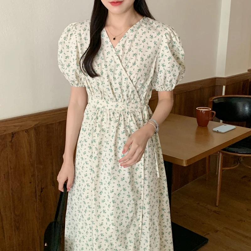 Summer Women's Floral Midi Dress Female Print Boho Style Wrap Vestidos V-Neck Bandage Clothes
Summer Women's Floral Midi Dress Female Print Boho Style Wrap Vestidos V-Neck Bandage Clothes