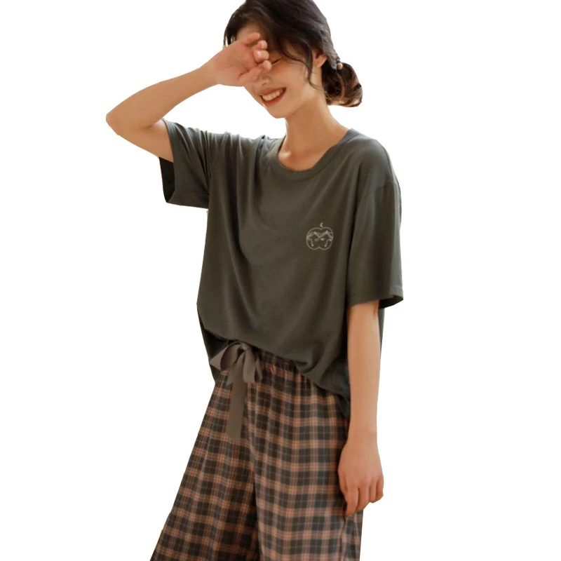 Spring and Summer Plaid Pajamas Set for Women's Short-Sleeved Trousers, Breathable and Comfortable Nightie Set Home Service 2021
Spring and Summer Plaid Pajamas Set for Women's Short-Sleeved Trousers, Breathable and Comfortable Nightie Set Home Service 2021