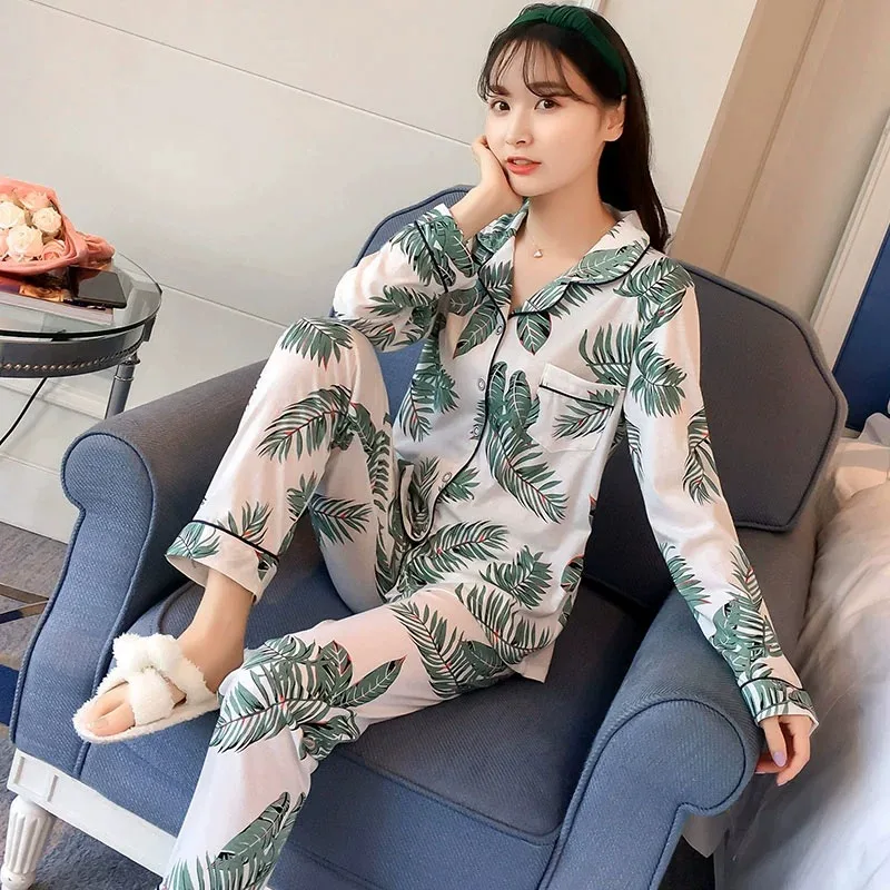 Fashion Leaf Print Loose Casual Suit Home Service Button Cardigan Suit Pajamas Two-piece Sleepwear Hot
Fashion Leaf Print Loose Casual Suit Home Service Button Cardigan Suit Pajamas Two-piece Sleepwear Hot