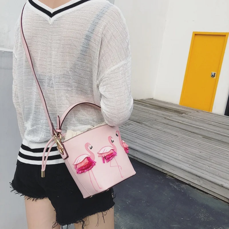 2020 Designer Fashion Flamingo Bucket bag Women PU Leaather Handbags Female Ladies Shoulder Bag femme Crossbody Bag Massage Bags
2020 Designer Fashion Flamingo Bucket bag Women PU Leaather Handbags Female Ladies Shoulder Bag femme Crossbody Bag Massage Bags