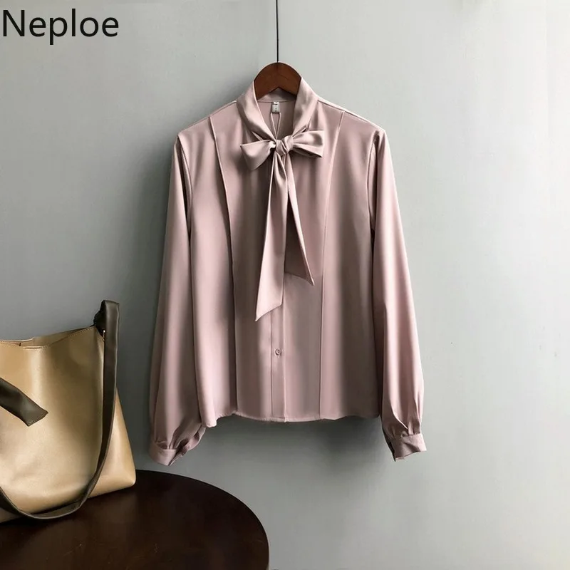 Spring 2020 New Solid Loose Blouse Women Lace Up Bow Collar Long Sleeve Ol Blusas Pleat Design Chiffon Shirt New 49417 
Spring 2020 New Solid Loose Blouse Women Lace Up Bow Collar Long Sleeve Ol Blusas Pleat Design Chiffon Shirt New 49417